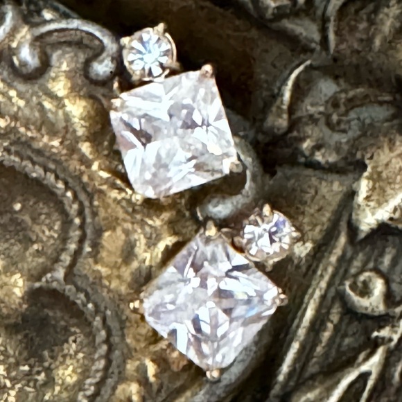 KATE SPADE • Flying Colors Delicate Drop Earrings - Picture 5 of 5